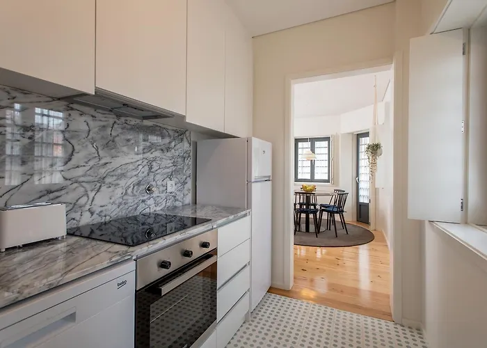 Serviced - Alvares Cabral Porto