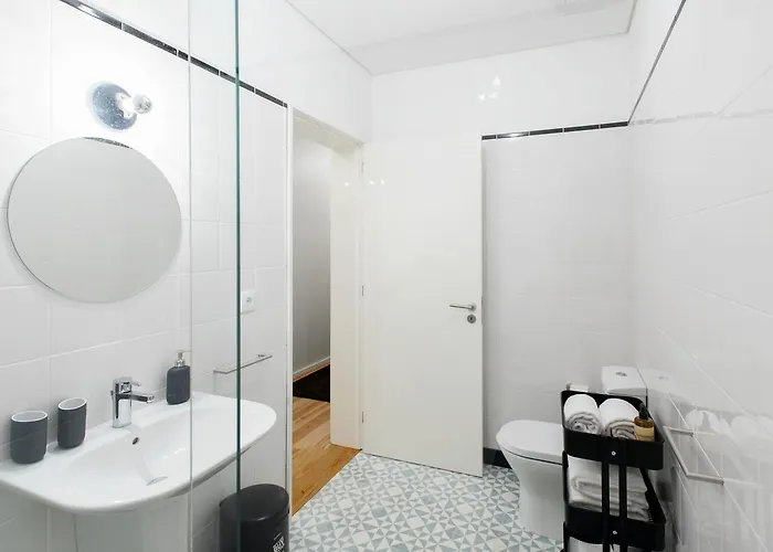 Serviced - Alvares Cabral