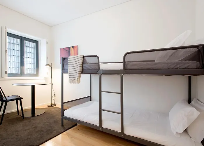 Serviced - Alvares Cabral *