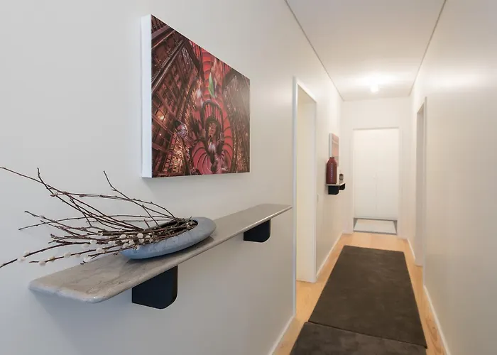 Serviced - Alvares Cabral