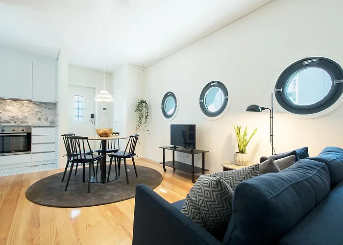 Serviced - Alvares Cabral